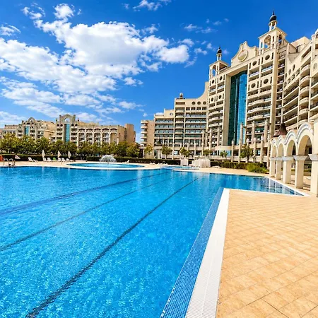 Sunset Resort- First Line&pool - Private Ap *